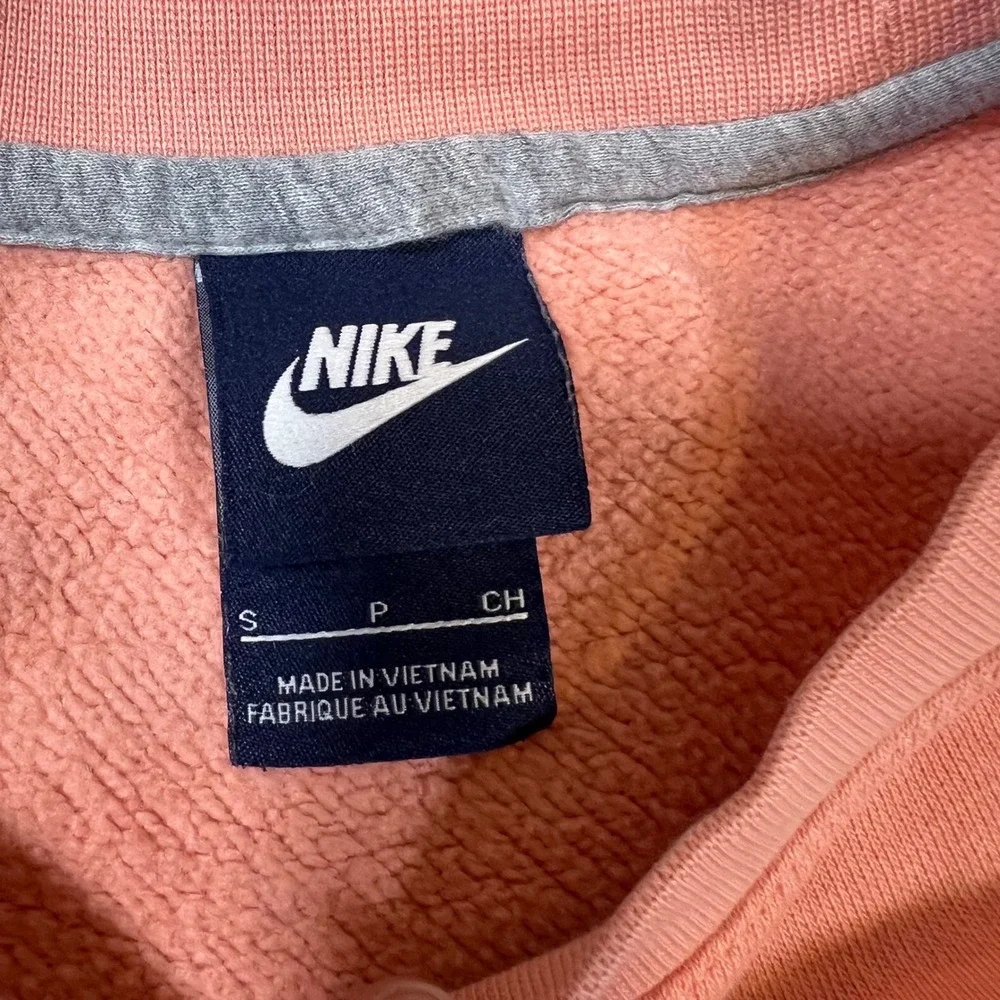 Nike Womens Crewneck Sweatshirt Coral Pink Raw Hem Cropped Swoosh Logo Small